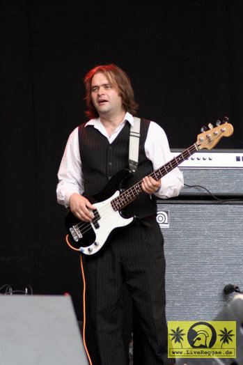 Yellow Umbrella (D) 20. Summer Jam Festival - Fuehlinger See, Koeln - Green Stage 09. Juli 2005 (7).jpg